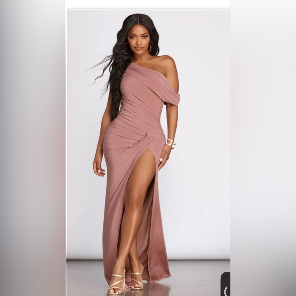 New Chic One-Shoulder Mauve Dress